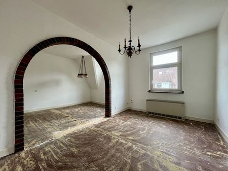 Wohnen mit Altbauflair! Helle 2,5-Zimmerwohnung mit hohen Decken in ruhiger Lage - Photo 2