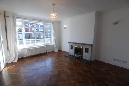 4 bedroom semi-detached house to rent - Photo 5