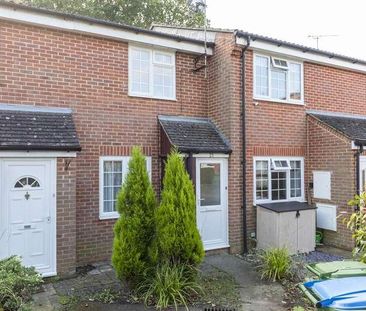 Woodhatch, Horsham, RH13 - Photo 3