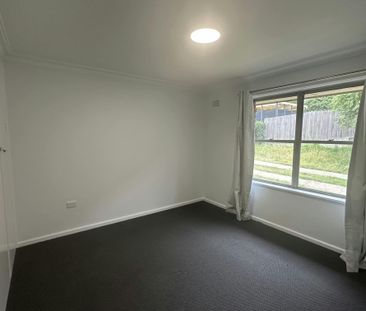 Neat & Convenient 2-Bedroom Unit - Photo 2