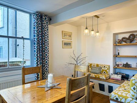 3 bedroom semi-detached house to rent - Photo 5