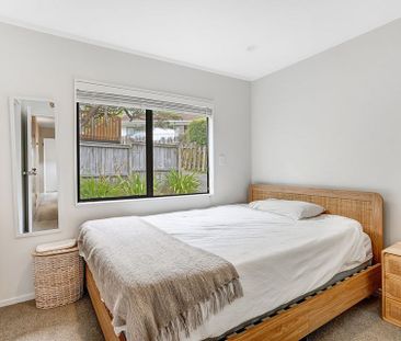 Charming 4BR Browns Bay Haven - Photo 5