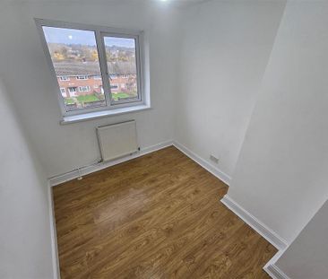 3 bedroom apartment to rent - Photo 4