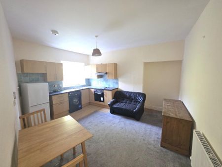 2 bedroom flat to rent - Photo 3