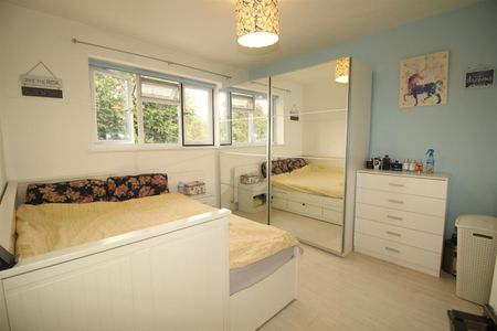 4 Bedroom House - Semi-Detached To Let - Photo 3