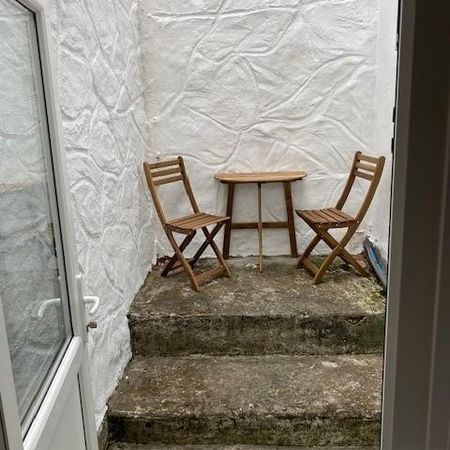 3 bedroom flat share to rent - Photo 3