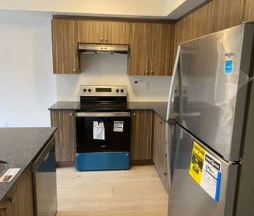 For Lease - 19 Pumpkin Corner Crescent, Barrie, Ontario - Photo 6