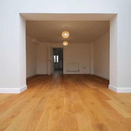 4 bedroom terraced house to rent - Photo 1