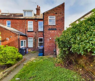 3 bedroom end of terrace house to rent - Photo 3