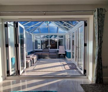 5 bedroom detached house to rent - Photo 2