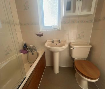 Terraced House to rent on - Photo 4