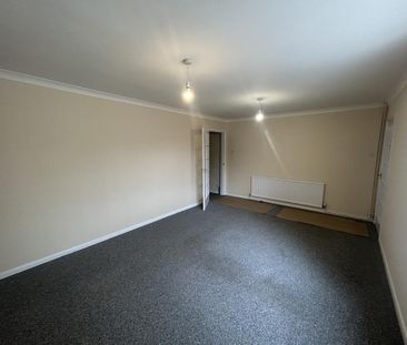 3 bedroom end of terrace house to rent - Photo 6