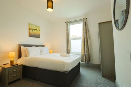 2 Bedroom Home – Medium Let - Photo 5