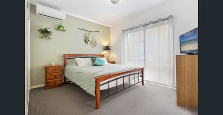 Modern Two-Bedroom Townhouse in a Convenient Location - Photo 4