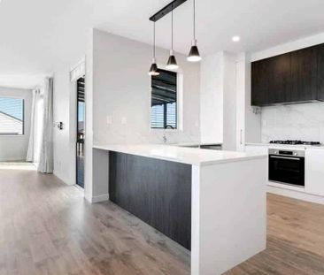 Park & Ride a short walk away - Photo 3