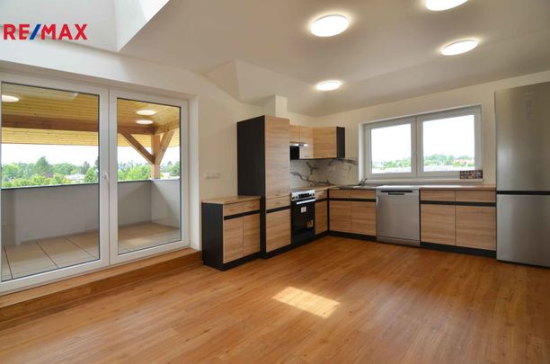 Pronájem bytu 3+1 v osobním vlastnictví 104 m², Úhonice - Photo 1