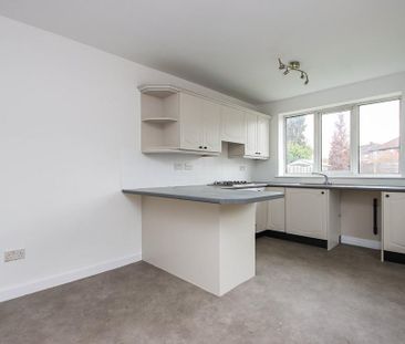 3 bedroom semi-detached house to rent - Photo 6