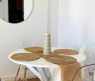 2 bedroom luxury penthouse for rent in Estepona, Andalusia - Photo 5