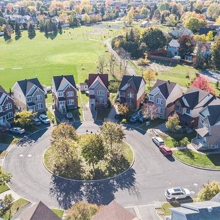 Large 4-bedroom House in Longueuil - Photo 3