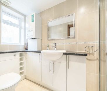 Boston Gardens, TW8, London - Photo 3