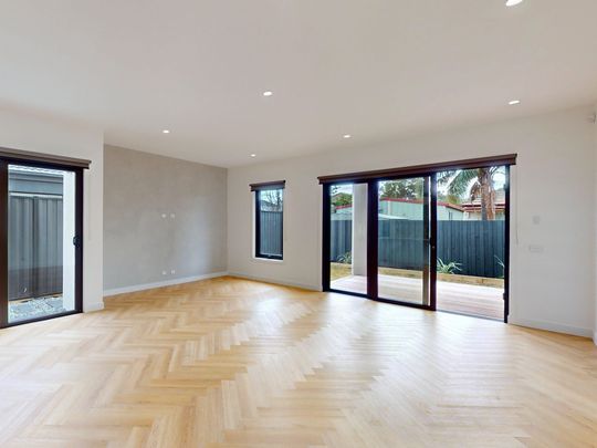 Refined Style - Photo 1