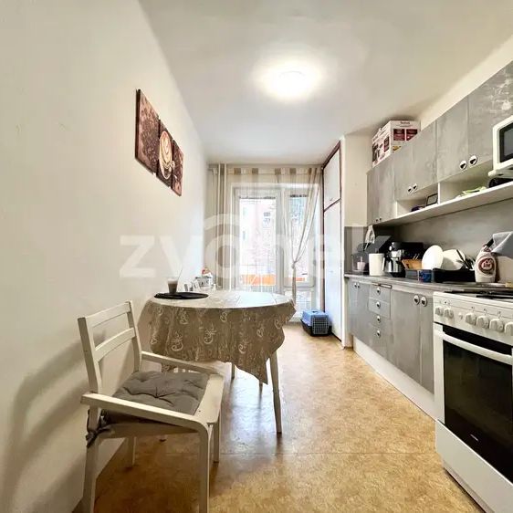 Pronájem bytu 2+1 s balkonem, ul. Bezručova, Otrokovice - Photo 1