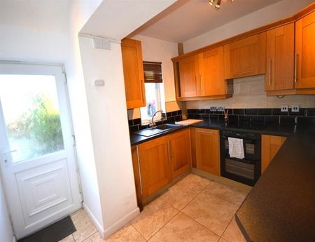 2 Bedroom End Terrace To Let - Photo 5