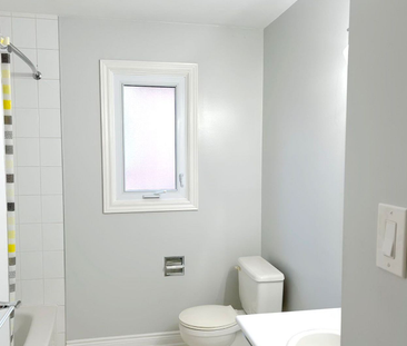 For Lease - 2037 Schoolmaster Circle, Oakville, Ontario - Photo 4