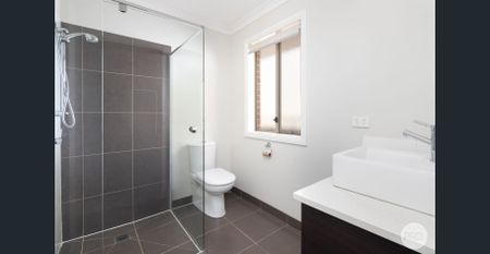 PREMIER FAMILY LIVING WITH STYLE, COMFORT AND CONVENIENCE! - Photo 4