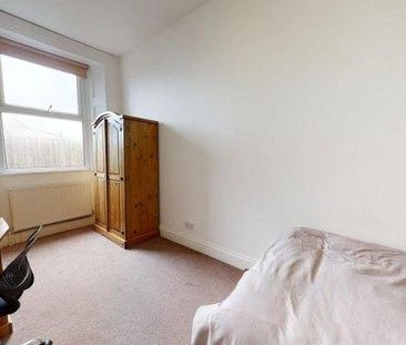 5 bedroom flat to rent - Photo 6