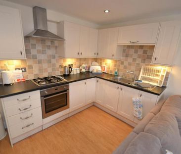 2 bedroom flat to rent - Photo 6