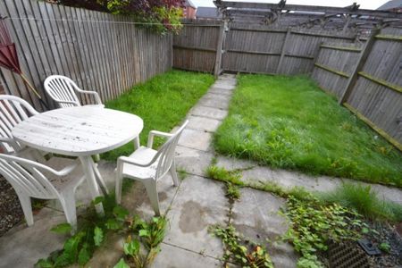 3 bedroom townhouse to rent - Photo 2