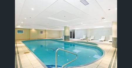 OVERSIZED CITY APARTMENT | Furnished - Photo 5