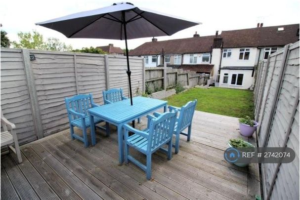 2 bedroom terraced house to rent - Photo 1