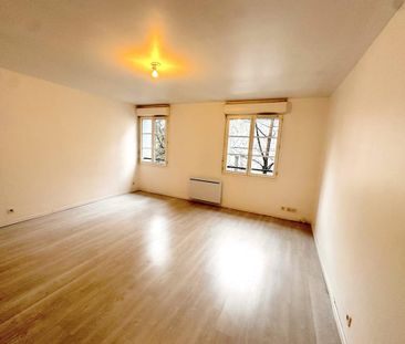 Location Appartement 1 pièce 36m² PARIS 19ème - Photo 3