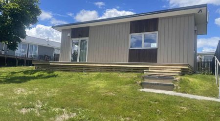 Just pack your bags and move in! - Photo 3