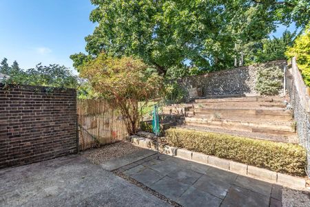 3 bedroom terraced house to rent - Photo 5