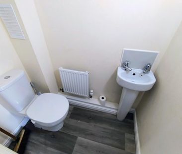 3 bedroom end of terrace house to rent - Photo 6