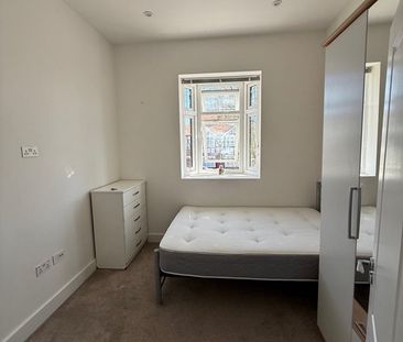 Room in a Shared House, Woodfield Avenue, SW16 - Photo 3