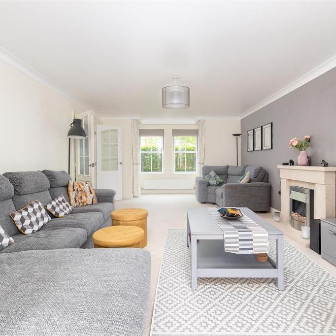 4 bedroom detached house to rent - Photo 1