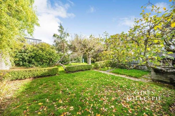 The Lawns, Pinner, HA5 - Photo 1