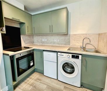 1 bedroom flat to rent - Photo 2