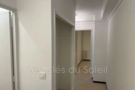 Location appartement 4 pièces 68 m² Toulon - Photo 4