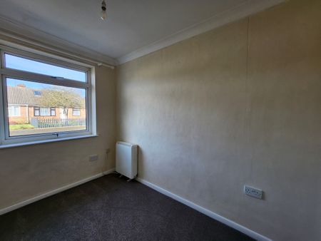 2 bedroom detached bungalow to rent - Photo 3