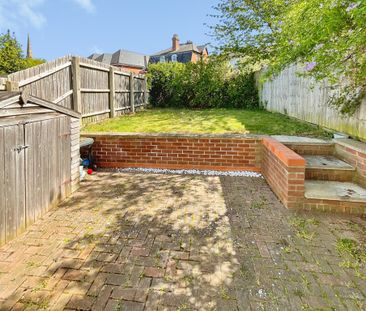 3 bedroom Semi-Detached House to let - Photo 2