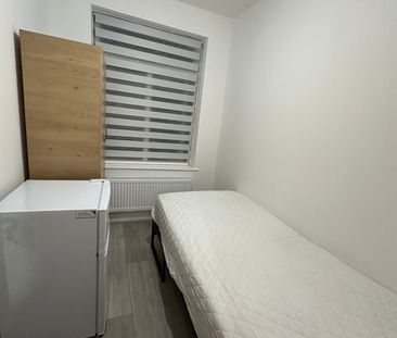 Room in a Shared House, Shelbourne Road, N17 - Photo 2