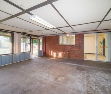 Spacious Family Home - Photo 6