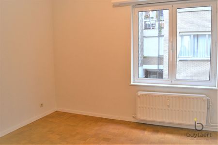 Zeer licht appartement gelegen in het hartje van de Stad! - Photo 4