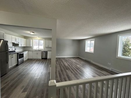 For Lease - 83 Marlborough Avenue Unit# 1, London South, Ontario - Photo 2