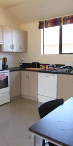 Accommodation close to S.I.T! - Photo 3